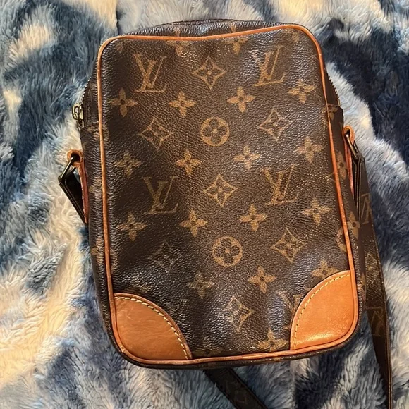 Louis Vuitton Monogram Crossbody Bag in Brown and Tan - Picture 2 of 8